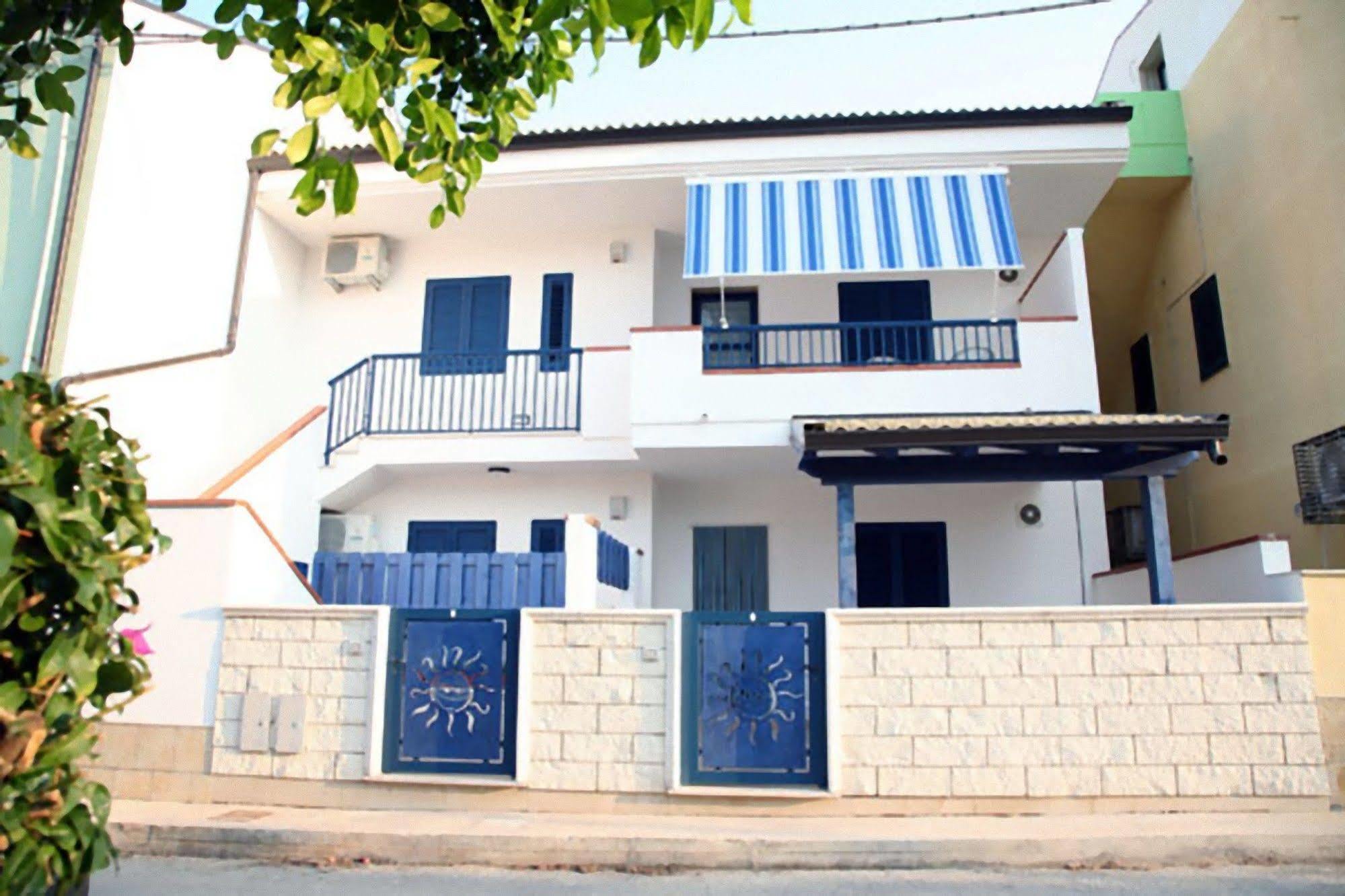 Mareinsicilia: Appartamenti Del Melo Marina di Ragusa Εξωτερικό φωτογραφία